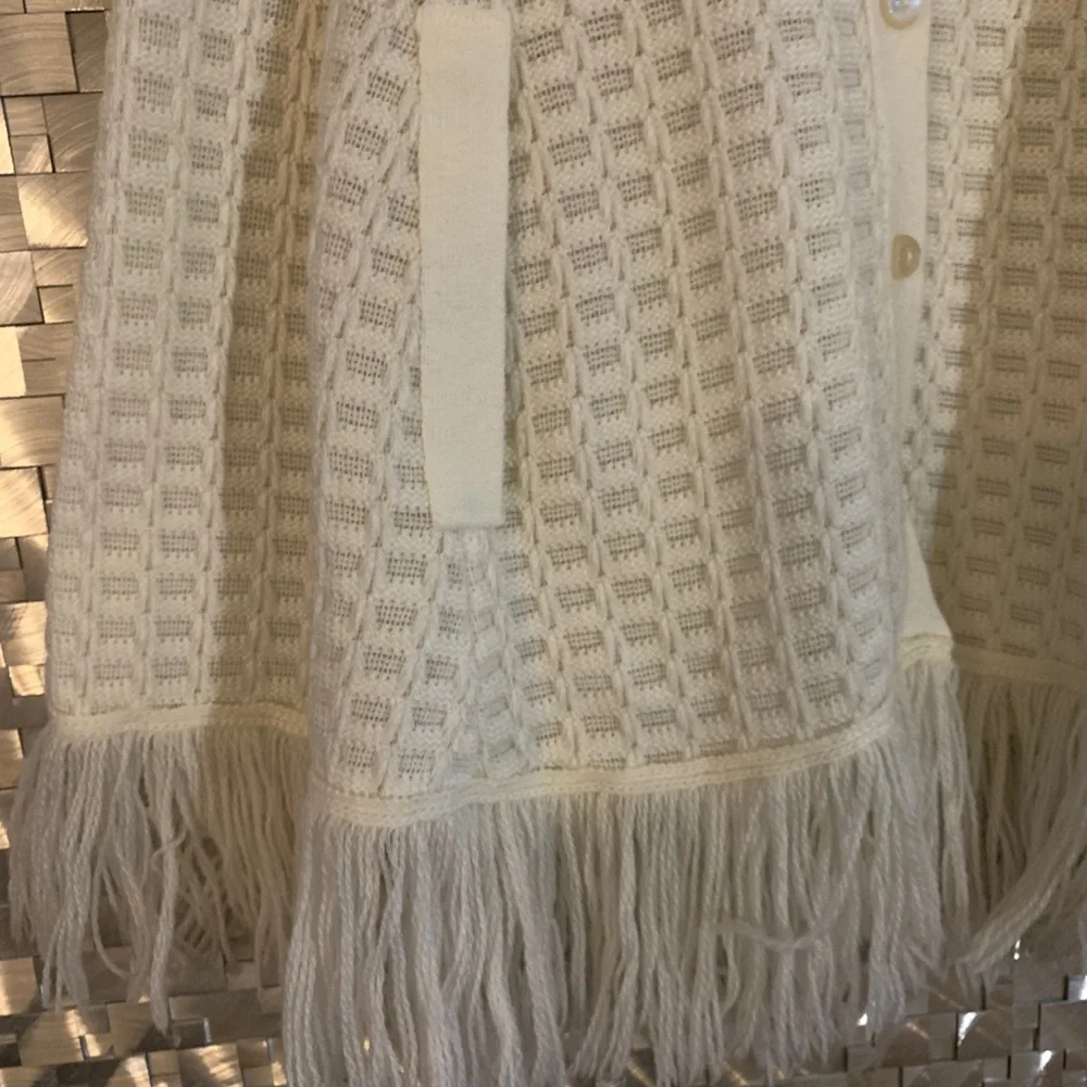 Vintage Ecru Button Front Poncho EUC Hand Slits - Picture 7 of 7